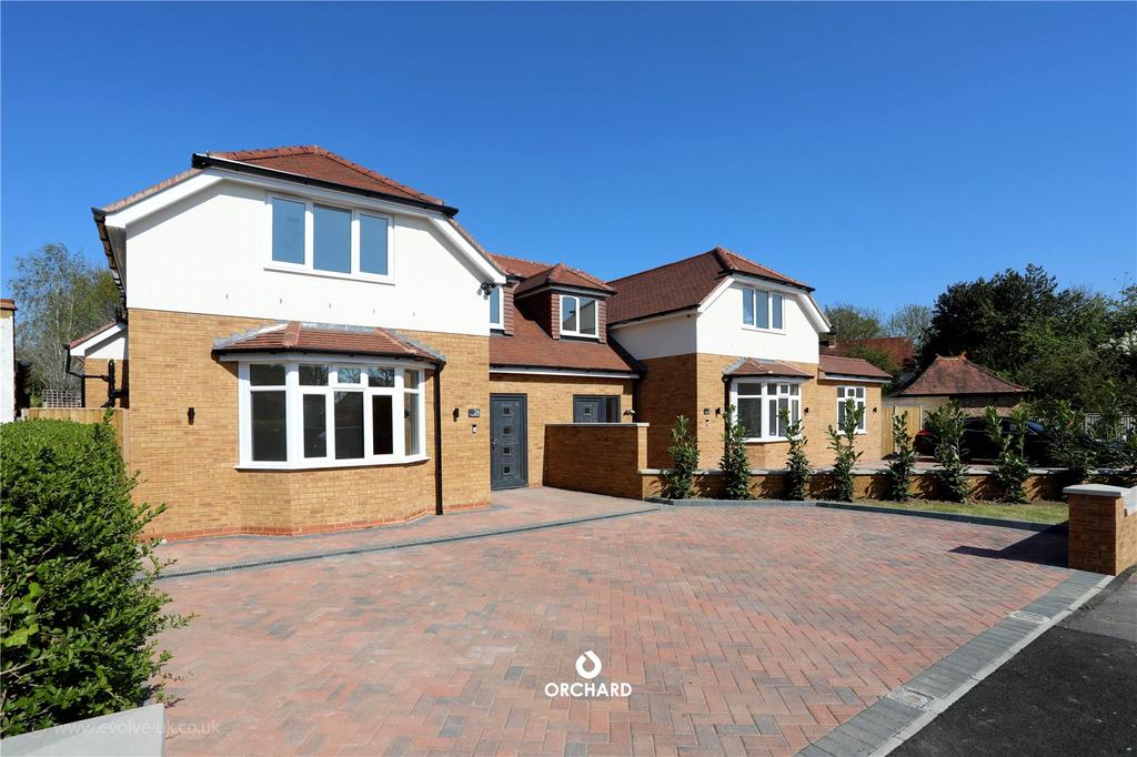 Parkfield Road, Ickenham, UB10 5 bed semidetached house £1,200,000