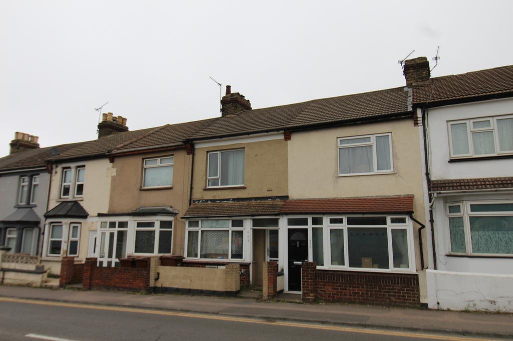 Canterbury Street, Gillingham, Kent, ME7 3 bed terraced house £250,000