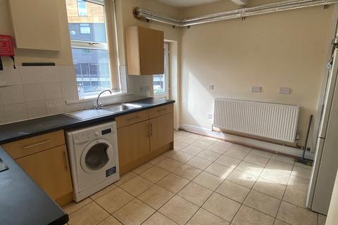 2 bedroom terraced house to rent, Bulk Road, Lancaster, LA1