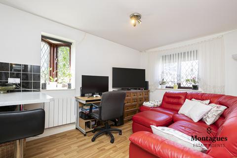 1 bedroom flat for sale - Wellington Road, North Weald, CM16