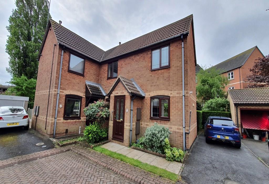 Orchard Close, Scunthorpe, Lincolnshire 2 bed semidetached house £