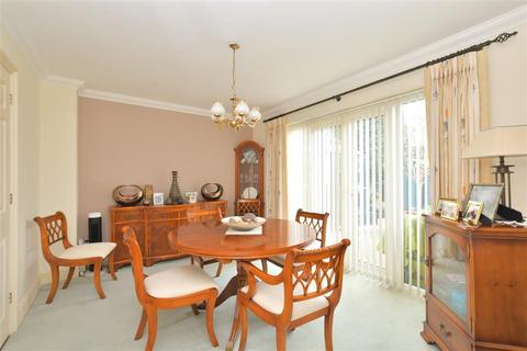 18a Broadmark Lane, Rustington, Littlehampton, BN16 2HJ