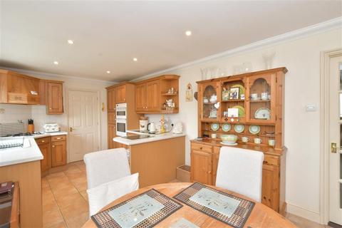 18a Broadmark Lane, Rustington, Littlehampton, BN16 2HJ