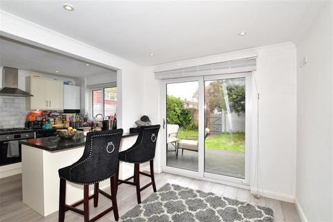 17 Darenth Road, Welling, DA16 3EG