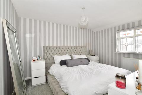 17 Darenth Road, Welling, DA16 3EG