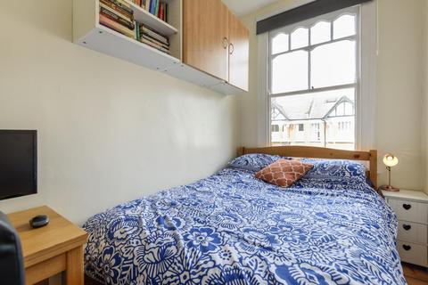 150a Ravensbury Road, London, SW18 4RU