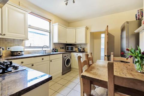 150a Ravensbury Road, London, SW18 4RU