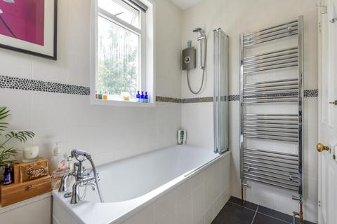 150a Ravensbury Road, London, SW18 4RU
