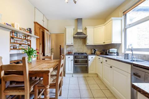 150a Ravensbury Road, London, SW18 4RU