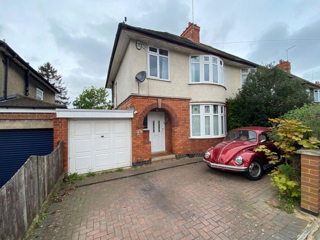 The Headlands, The Headlands, Northampton NN3 2PB 3 bed semidetached