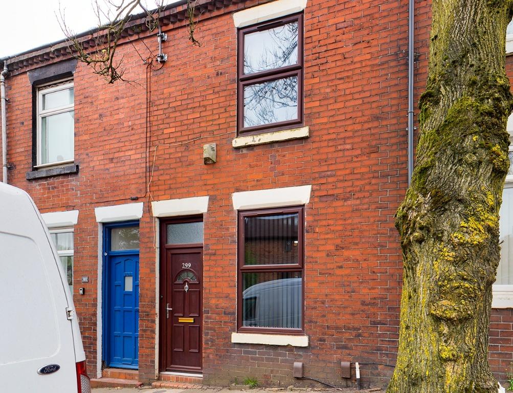 Furlong Road, Tunstall... 3 bed terraced house £625 pcm (£144 pw)