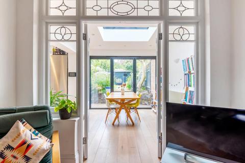 9 Wickliffe Avenue, London, N3 3EL