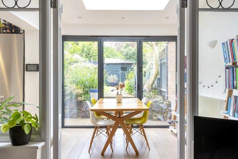 9 Wickliffe Avenue, London, N3 3EL