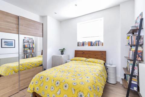 9 Wickliffe Avenue, London, N3 3EL