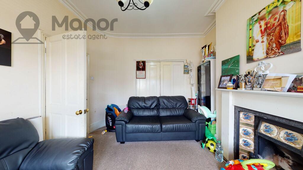 Jedburgh Road, Plaistow, E13 9LE 3 bed terraced house £1,950 pcm (£