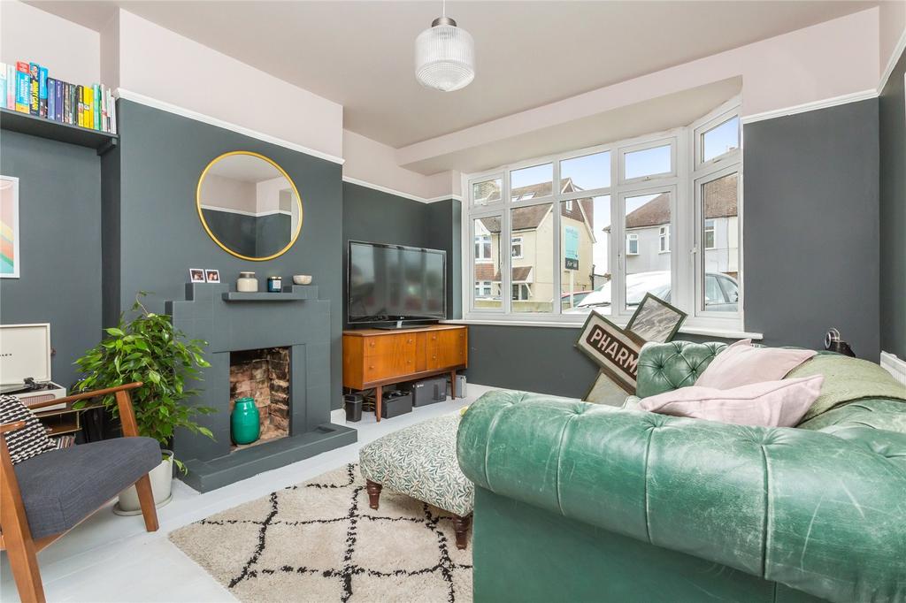 Manor Close, Southwick, Brighton, West Sussex, BN42 4 bed semidetached house £475,000