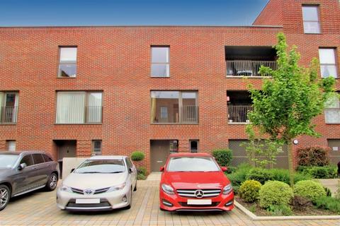 7 Duarte Close, Harrow, HA1 4GW