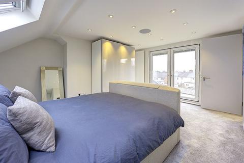 2 Moreton Close, Cheshunt, Waltham Cross, EN7 6LX