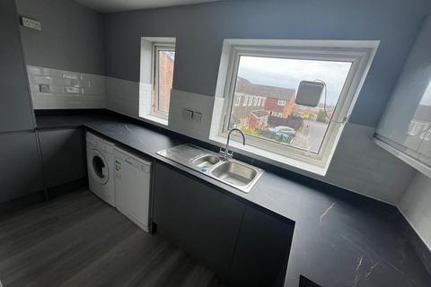 2 bedroom flat to rent - Wood Close, Sholing, Southampton, SO19