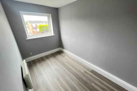 2 bedroom flat to rent - Wood Close, Sholing, Southampton, SO19