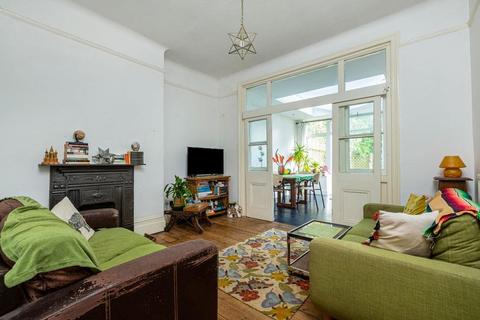 45 Victoria Avenue, Surbiton, KT6 5DN