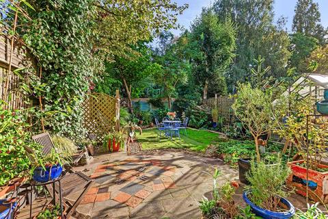 45 Victoria Avenue, Surbiton, KT6 5DN