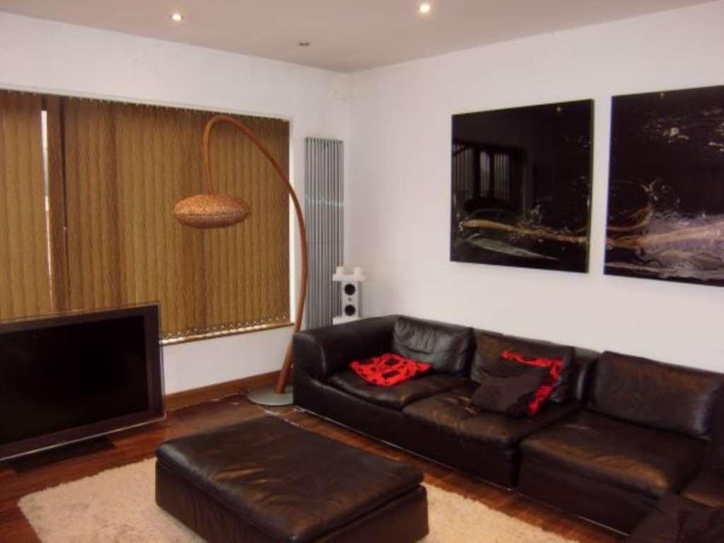 Caledonian Road, Dewsbury 6 bed detached house £350,000