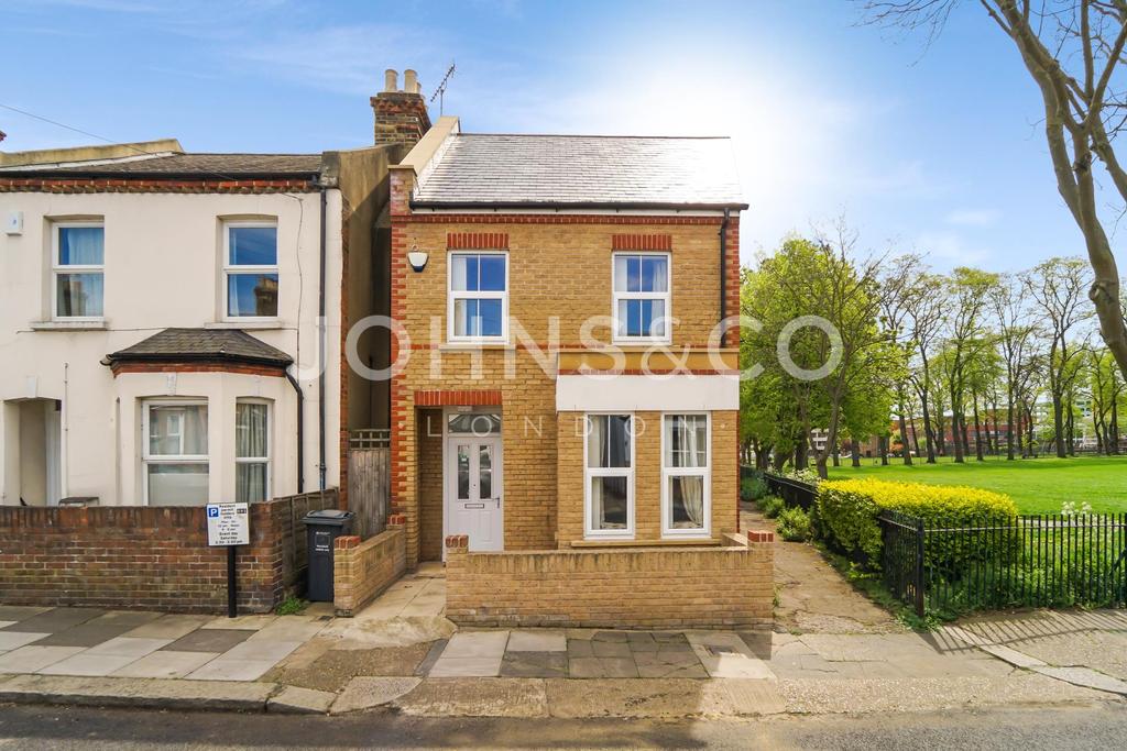 Lateward Road, Brentford, London, TW8 4 bed terraced house £3,198 pcm