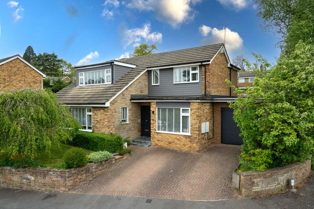Parkhill Road, Boxmoor 5 bed detached house for sale £800,000