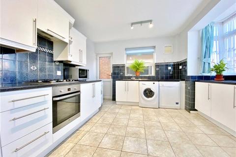 3 bedroom semi-detached house to rent, Arnold Crescent, Isleworth, TW7