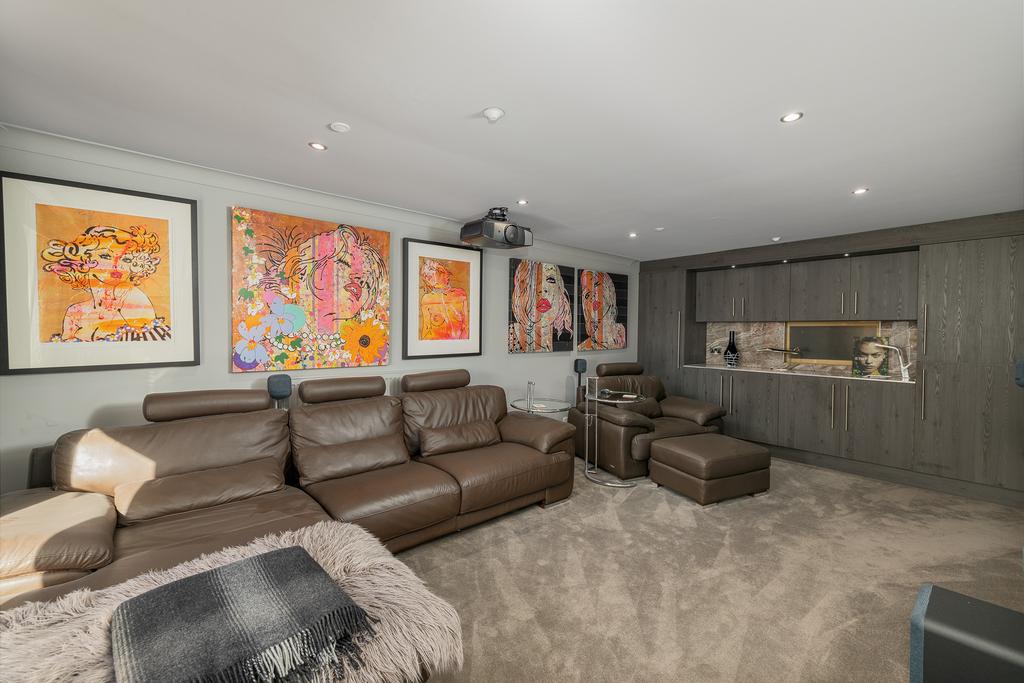 The penthouse, the Ryddings Birtle Road BL9 6 UT-27