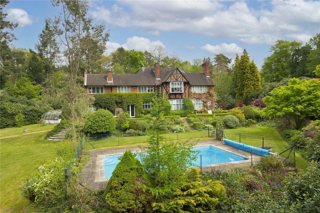 Cavendish Road, St George's Hill... 5 Bed Detached House - £4,650,000