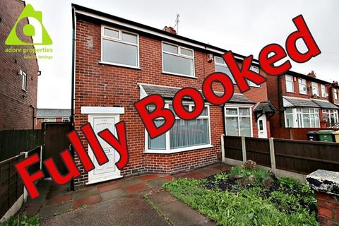 3 bedroom semi-detached house to rent, *APPLY ONLINE* Longfield Road, Bolton, BL3 3SZ
