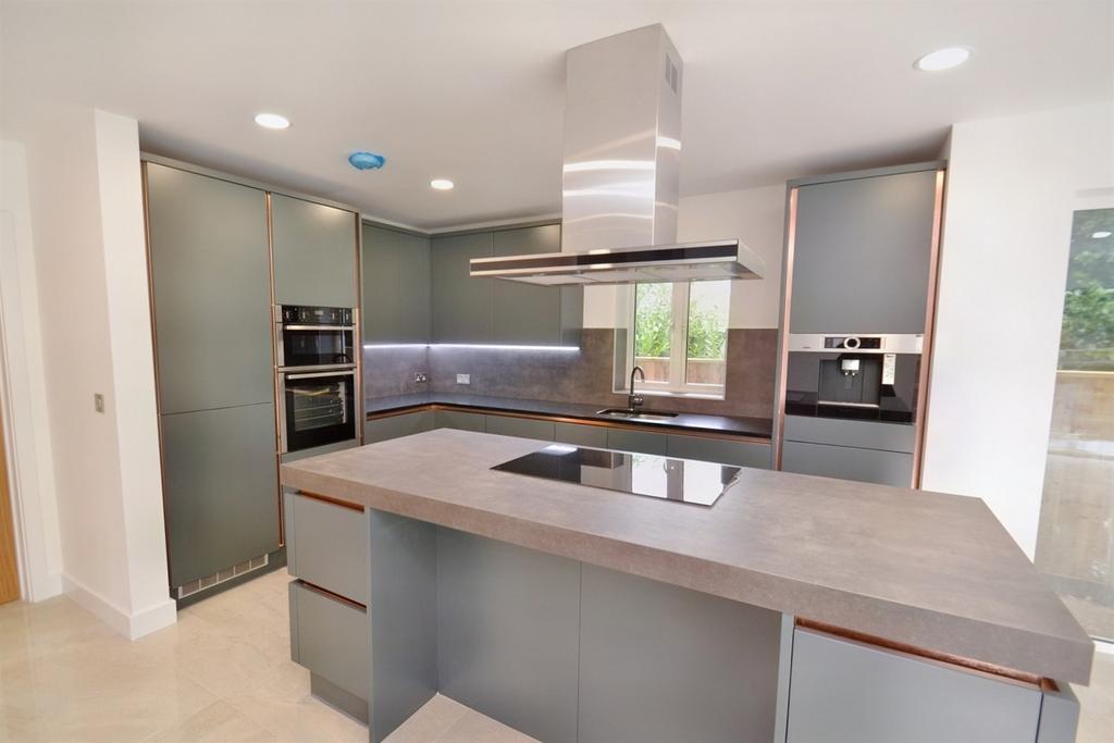 Lytchett Minster 4 bed detached house for sale £700,000