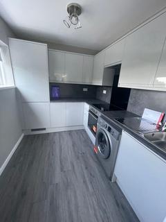 Studio to rent, Avalon Close, Enfield