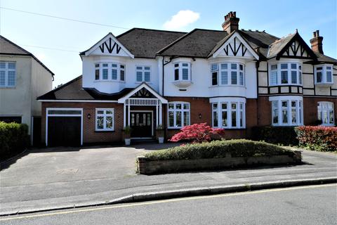 7 Waldegrave Gardens, Upminster, RM14 1UR