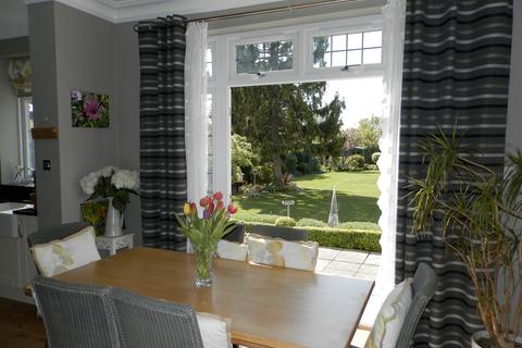 7 Waldegrave Gardens, Upminster, RM14 1UR