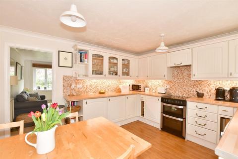 4 Carpenters Croft, East Hoathly, Lewes, BN8 6DL