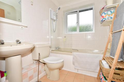 4 Carpenters Croft, East Hoathly, Lewes, BN8 6DL