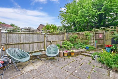4 Carpenters Croft, East Hoathly, Lewes, BN8 6DL