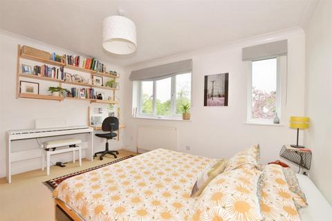 4 Carpenters Croft, East Hoathly, Lewes, BN8 6DL