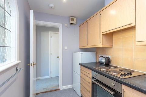 2 bedroom flat to rent, Blandfield, Edinburgh, EH7