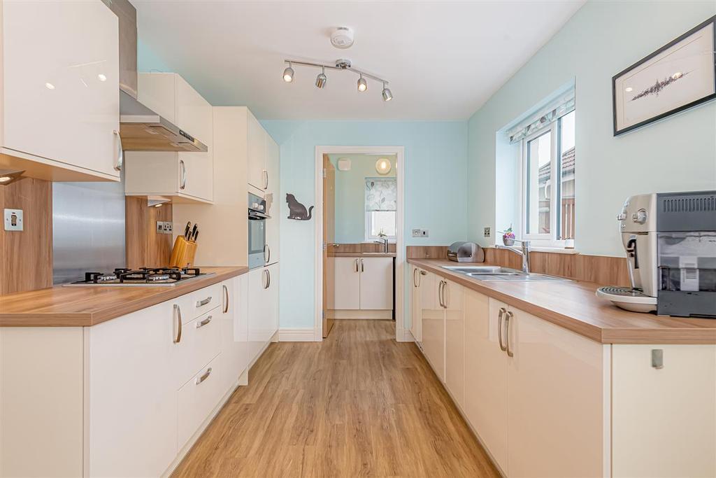 Leeming Drive, Falkirk, Larbert 4 bed detached house £368,500