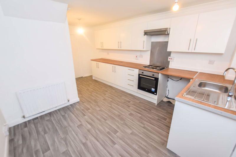 Abbotts Drive, StanfordLeHope 3 bed terraced house £1,350 pcm (£312 pw)