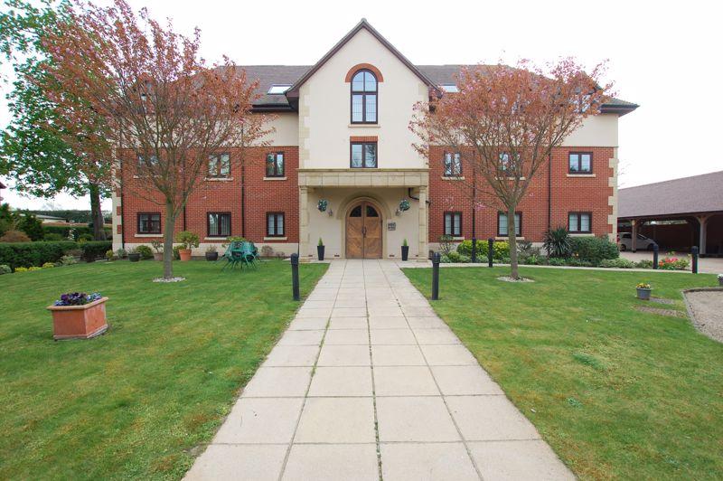 Orsett Village 2 bed apartment for sale £400,000
