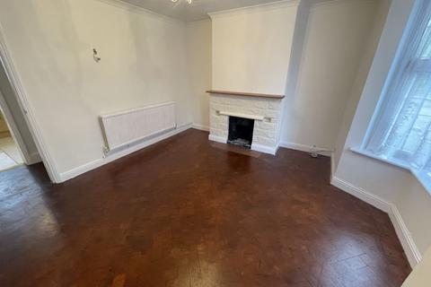 2 bedroom ground floor flat to rent, Recently decorated 2 double bedroom ground floor flat - Hale Lane, Mill Hill NW7