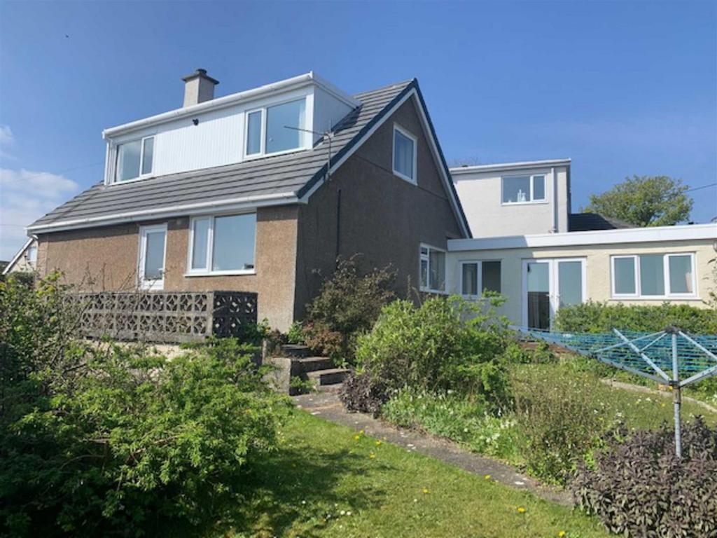 Fern Hill, Benllech 3 bed detached bungalow for sale £329,950