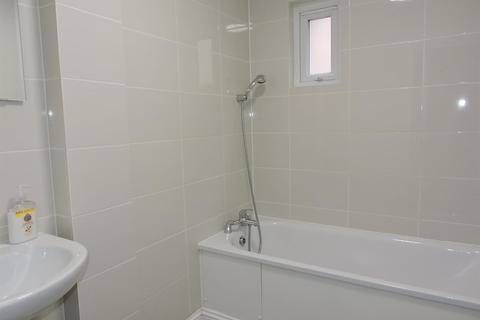 1 bedroom in a house share to rent - Duckett Road, London