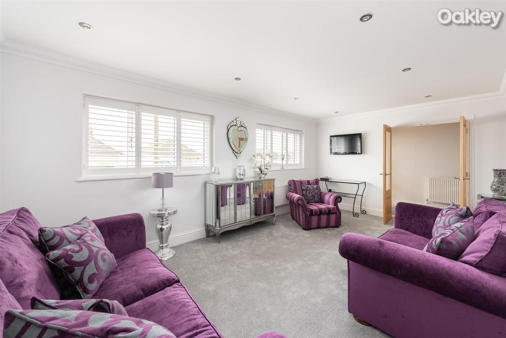 Lincoln Avenue, Peacehaven 4 bed detached house £625,000