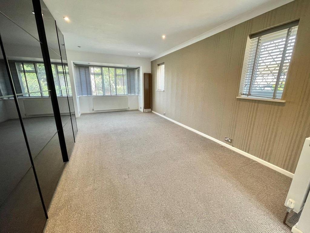 MASTER BEDROOM 1111.jpg